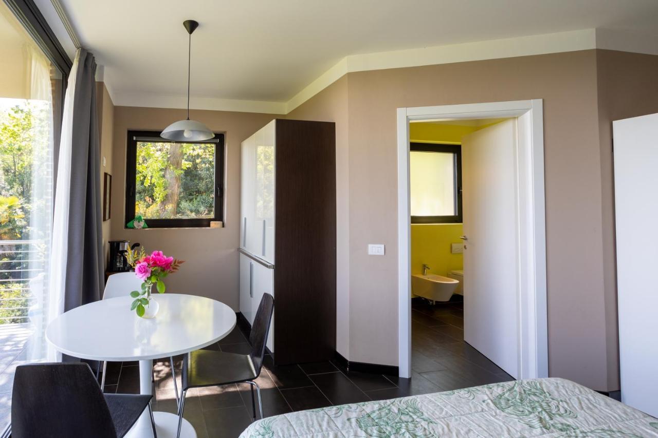 La Torretta Studios & Suite Lesa Exterior photo